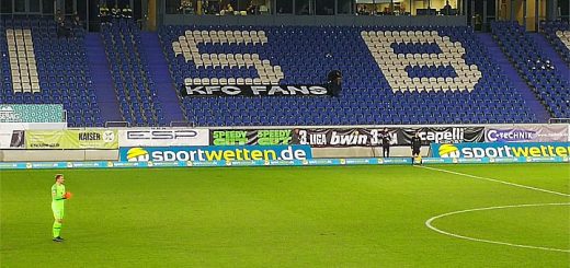 2018/2019 - Der Banner der KFC Uerdingen Fans wird geräumt