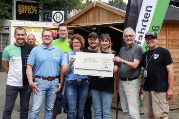 2018/2019 - Übergabe der Saisonspende 18/19 der Linie 1906 an Kinderrheuma e.V.