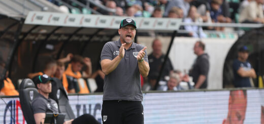 Preußentrainer Sascha Hildmann möchte mit seiner Mannschaft die ersten Punkte in der Fremde einfahren.