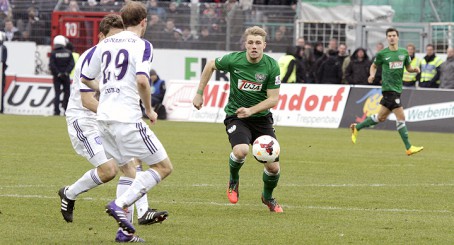 Robin Neupert im Derby gegen Osnabrück